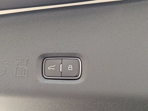 Used 2025 Lincoln Navigator Reserve AWD/4WD image 16