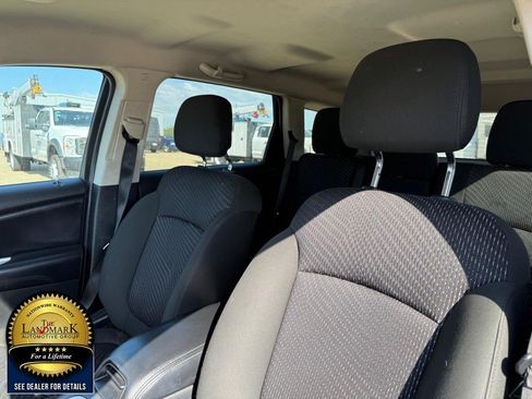 Used 2019 Dodge Journey SE FWD image 9