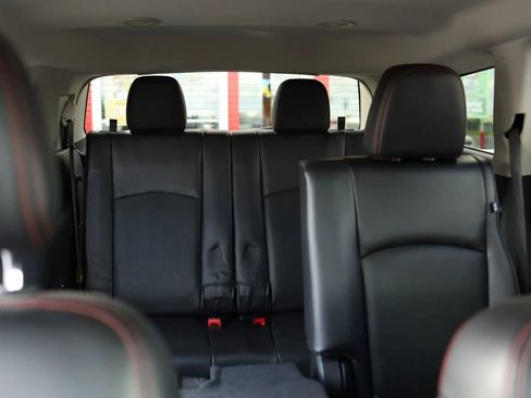 Used 2018 Dodge Journey GT w/ Driver Convenience Group image 38