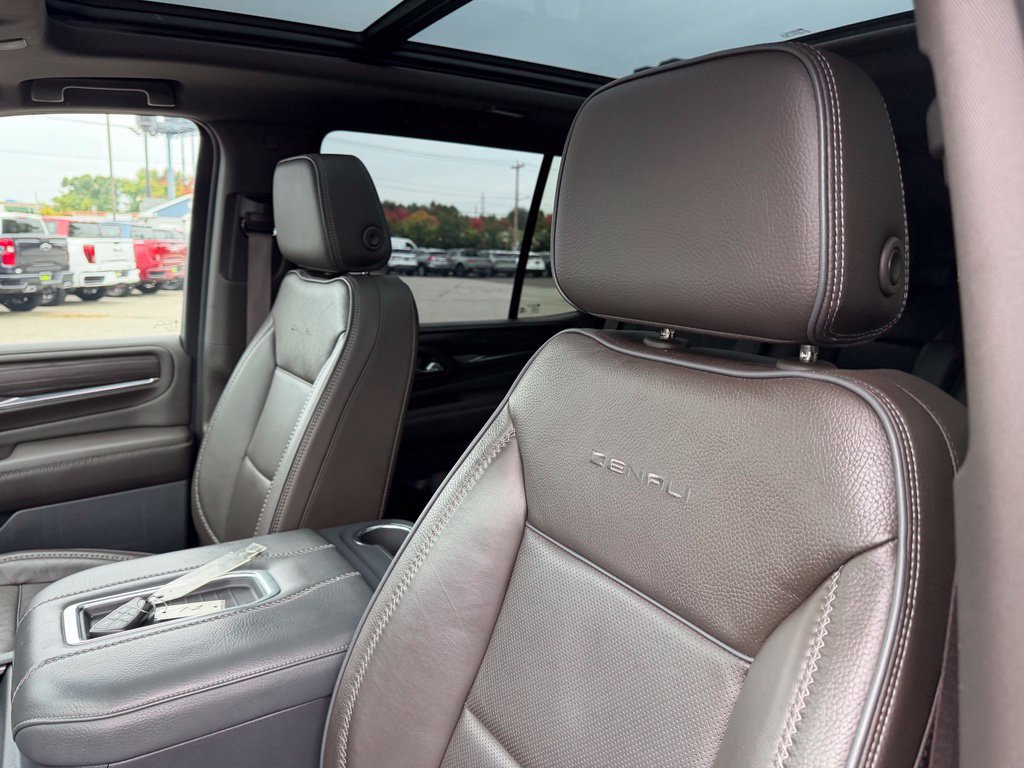 Used 2021 GMC Yukon Denali AWD/4WD image 16