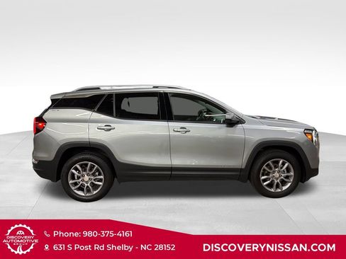 Used 2024 GMC Terrain SLT AWD/4WD image 5