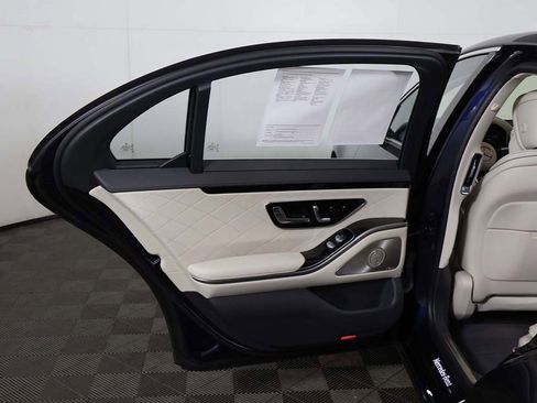 Used 2022 Mercedes-Benz S 500 4MATIC w/ 3D Technology Package image 26