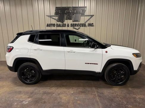 Used 2023 Jeep Compass Trailhawk image 7