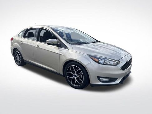 Used 2018 Ford Focus SEL image 10
