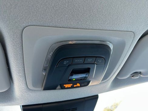 Used 2024 Toyota Corolla Cross L image 27