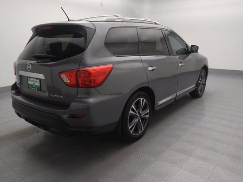 Used 2017 Nissan Pathfinder Platinum w/ Family Entertainment Package image 9