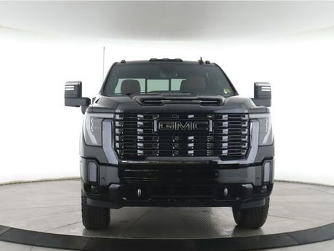 Used 2024 GMC Sierra 2500 Denali Ultimate AWD/4WD image 12