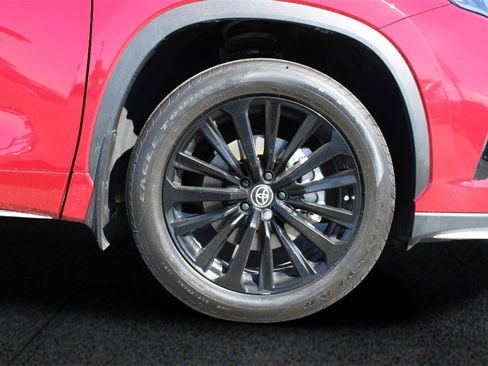 Used 2025 Toyota Highlander XSE image 11