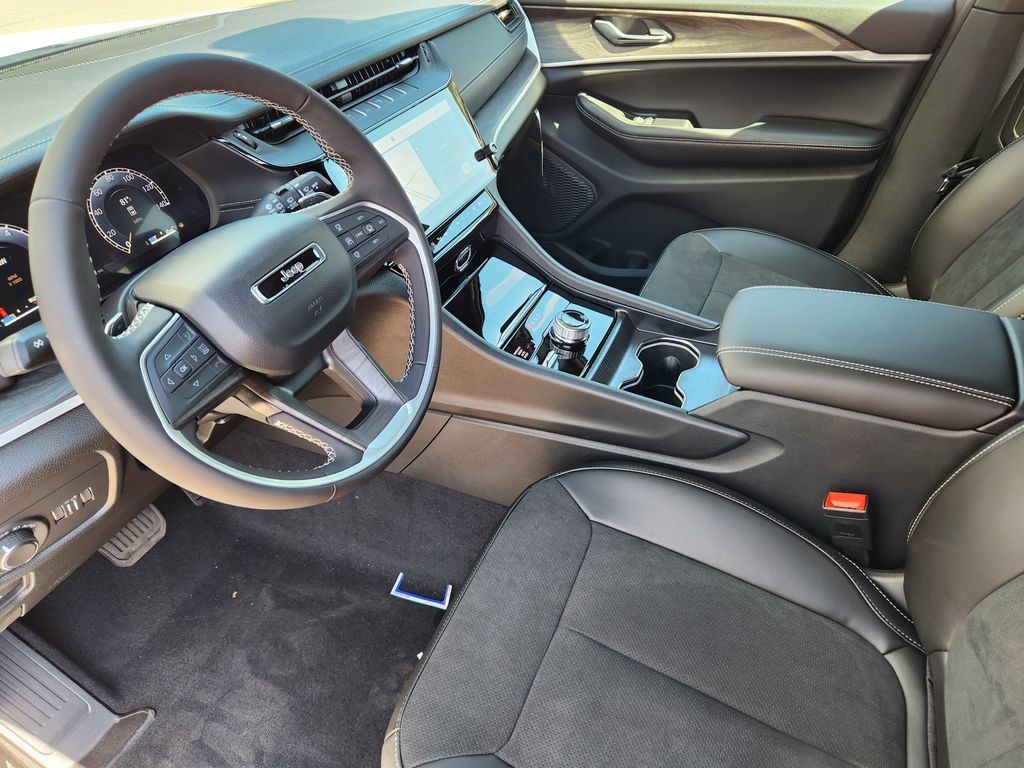 New 2026 Jeep Grand Cherokee L 4WD image 7