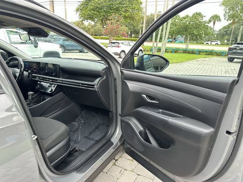 Used 2025 Hyundai Tucson SEL FWD image 23
