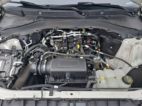 Used 2022 Ford Explorer XLT w/ Equipment Group 202A image 33