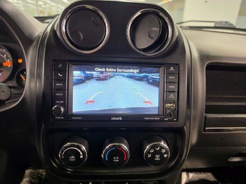 Used 2016 Jeep Patriot High Altitude FWD image 21