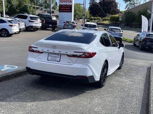 Certified 2025 Toyota Camry SE w/ Convenience Package FWD image 6