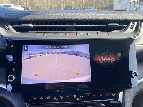 New 2026 Jeep Grand Cherokee Altitude AWD/4WD image 17