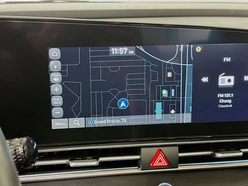 Used 2025 Hyundai Elantra SEL FWD image 22