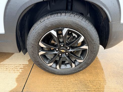 Used 2021 Chevrolet TrailBlazer LT w/ Convenience Package FWD image 28