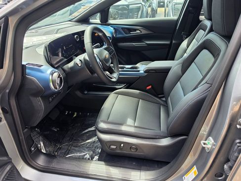 New 2026 Chevrolet Equinox EV LT AWD/4WD image 19