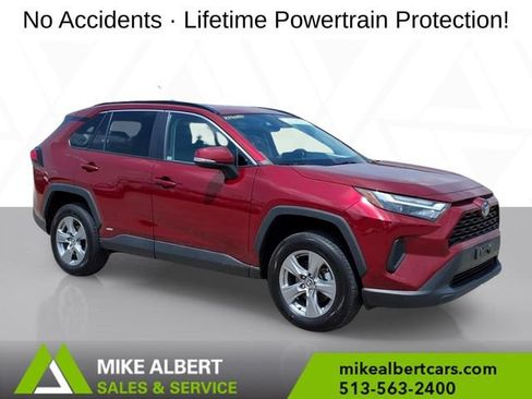 Used 2022 Toyota RAV4 XLE AWD/4WD image 1