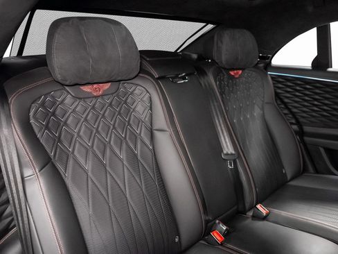 Used 2023 Bentley Flying Spur Azure image 37