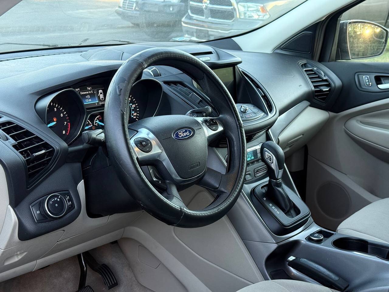 Used 2016 Ford Escape SE w/ Equipment Group 201A FWD image 12