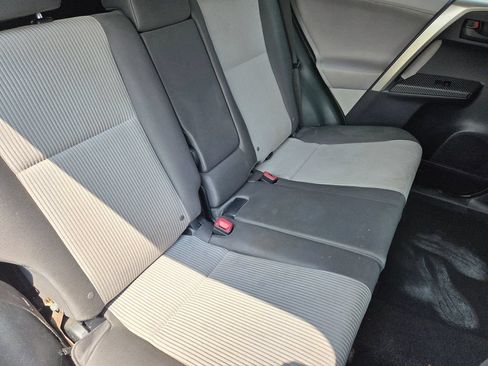 Used 2013 Toyota RAV4 LE AWD/4WD image 5