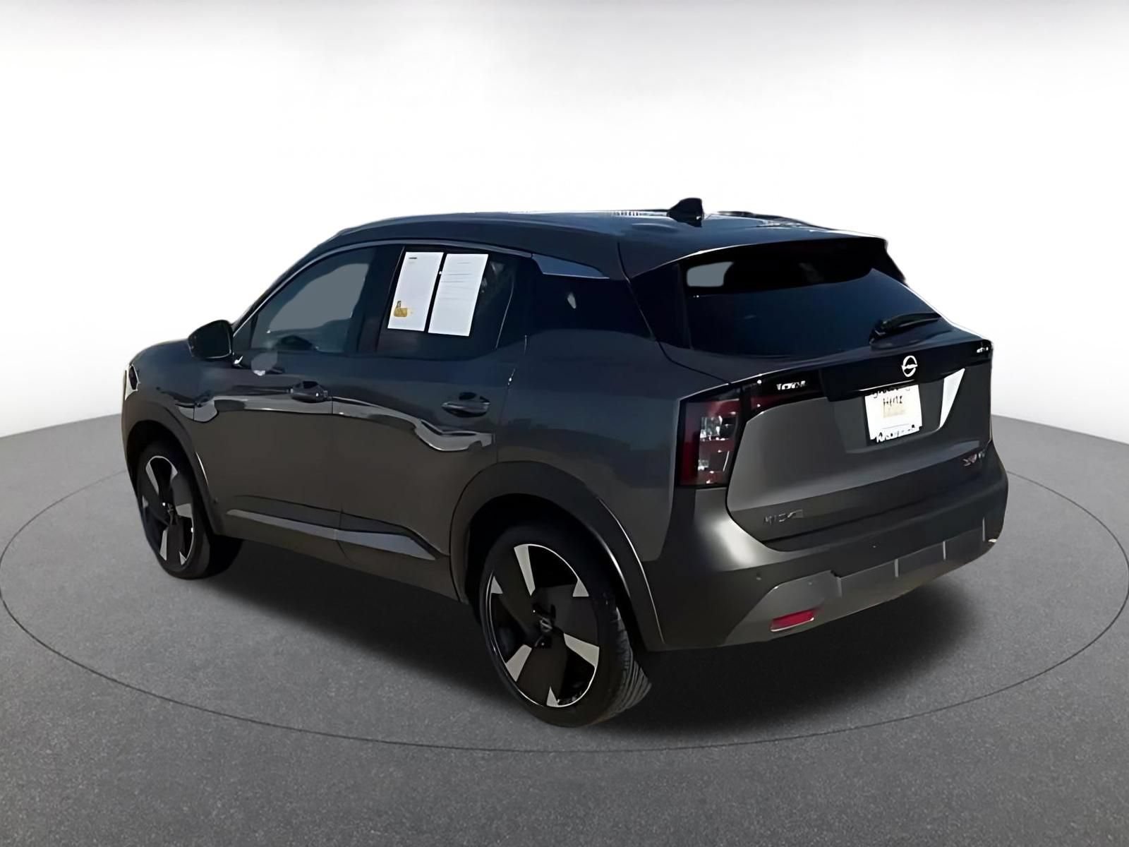 Used 2026 Nissan Kicks SR AWD/4WD image 10