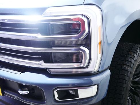Used 2023 Ford F350 Limited w/ FX4 Off-Road Package AWD/4WD image 16