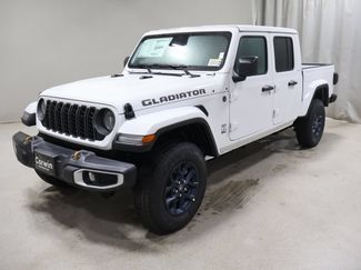 New 2026 Jeep Gladiator Sport AWD/4WD video 3