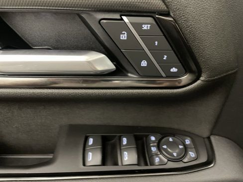 Used 2025 GMC Sierra 2500 AT4 w/ AT4 Premium Plus Package image 19