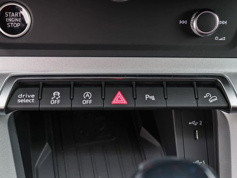 New 2025 Audi Q3 2.0T Premium image 27