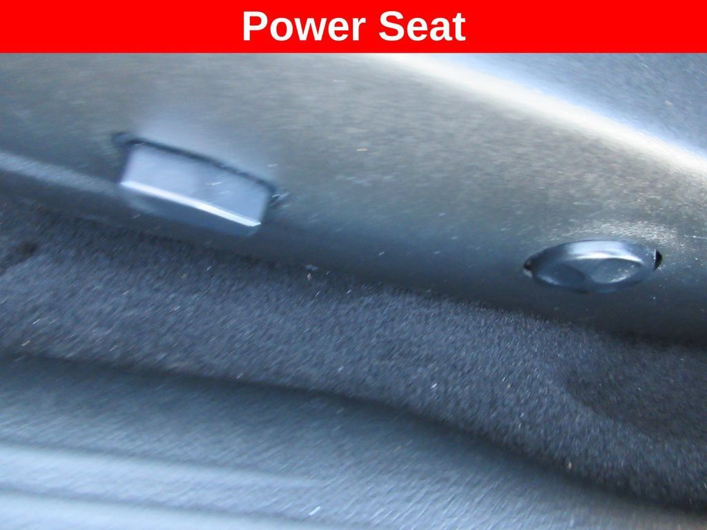 Used 2020 Dodge Challenger SXT RWD image 22