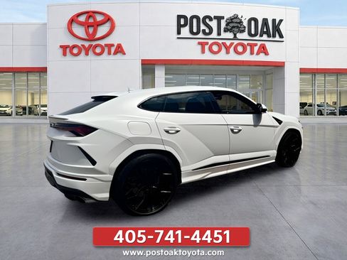Used 2020 Lamborghini Urus AWD/4WD image 8