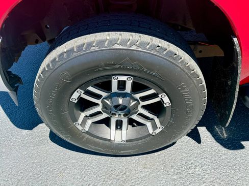 Used 2012 Ford F250 XLT w/ Advanced Security Group AWD/4WD image 18