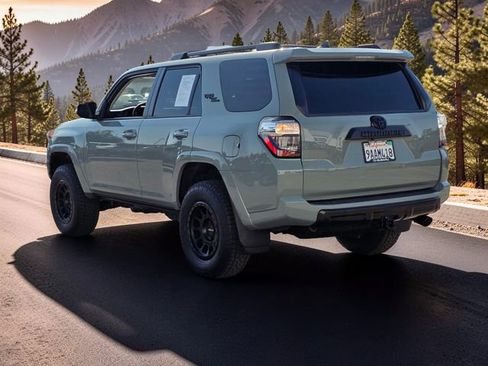 Used 2022 Toyota 4Runner TRD Off-Road Premium AWD/4WD image 5