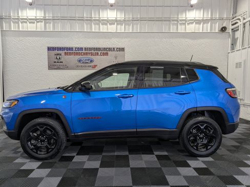 Used 2024 Jeep Compass Trailhawk image 1