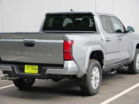 Used 2025 Toyota Tacoma SR5 AWD/4WD image 49