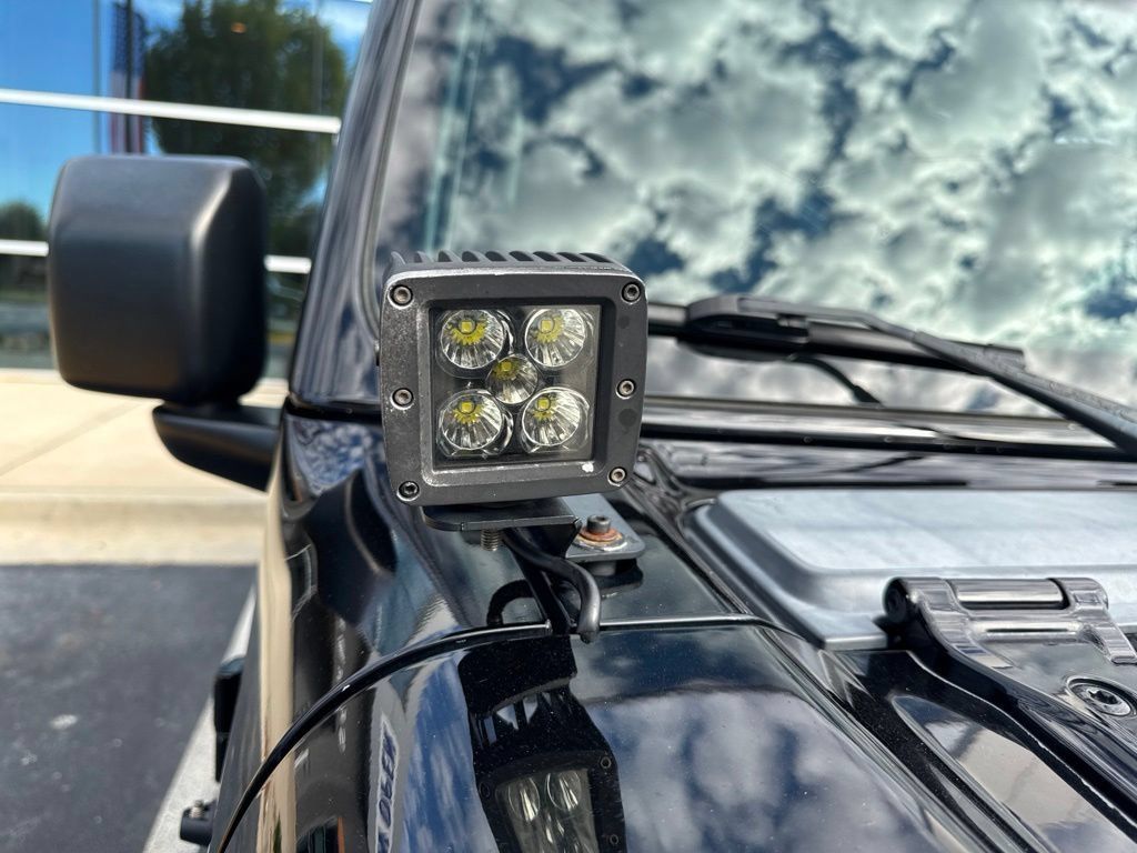 Used 2021 Jeep Gladiator Mojave AWD/4WD image 4