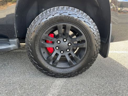 Used 2020 Chevrolet Tahoe LT image 9