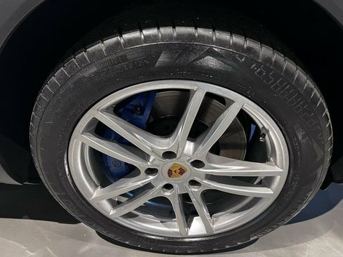 Used 2021 Porsche Cayenne AWD/4WD image 38