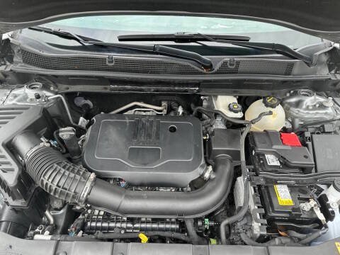 Used 2025 Chevrolet Blazer LT FWD image 3