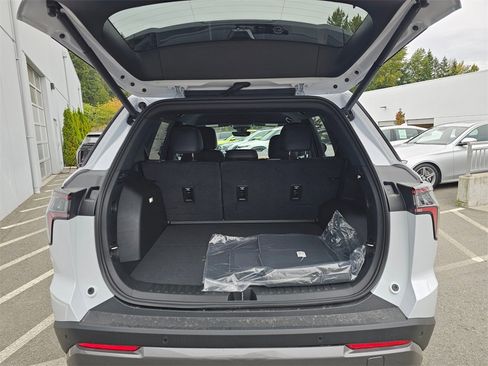 New 2026 Chevrolet Equinox ACTIV w/ Convenience Package III image 16