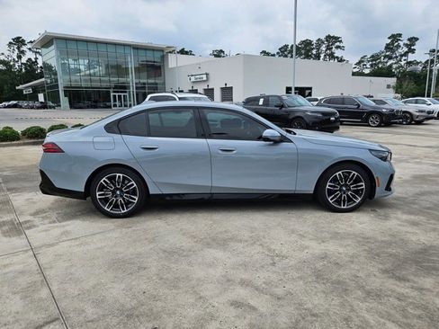 Used 2026 BMW 530i xDrive w/ M Sport Package image 4