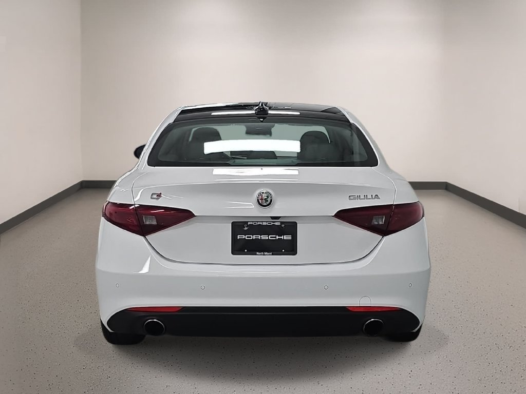 Used 2019 Alfa Romeo Giulia AWD image 6