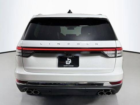 Used 2026 Lincoln Aviator 2WD image 6