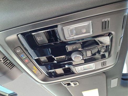 New 2026 Chevrolet Suburban High Country image 29