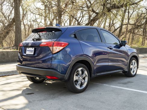 Used 2016 Honda HR-V EX image 9
