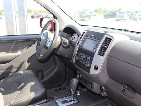 Used 2020 Nissan Frontier PRO-4X image 10