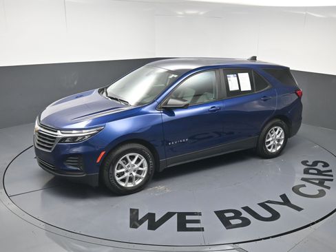 Used 2022 Chevrolet Equinox LS w/ LS Convenience Package FWD image 29