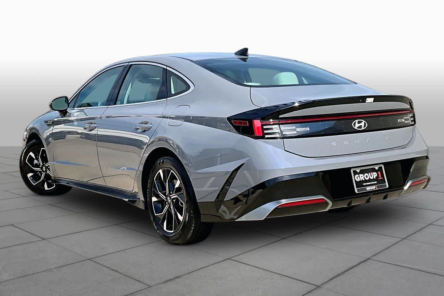 Used 2025 Hyundai Sonata SEL FWD image 11