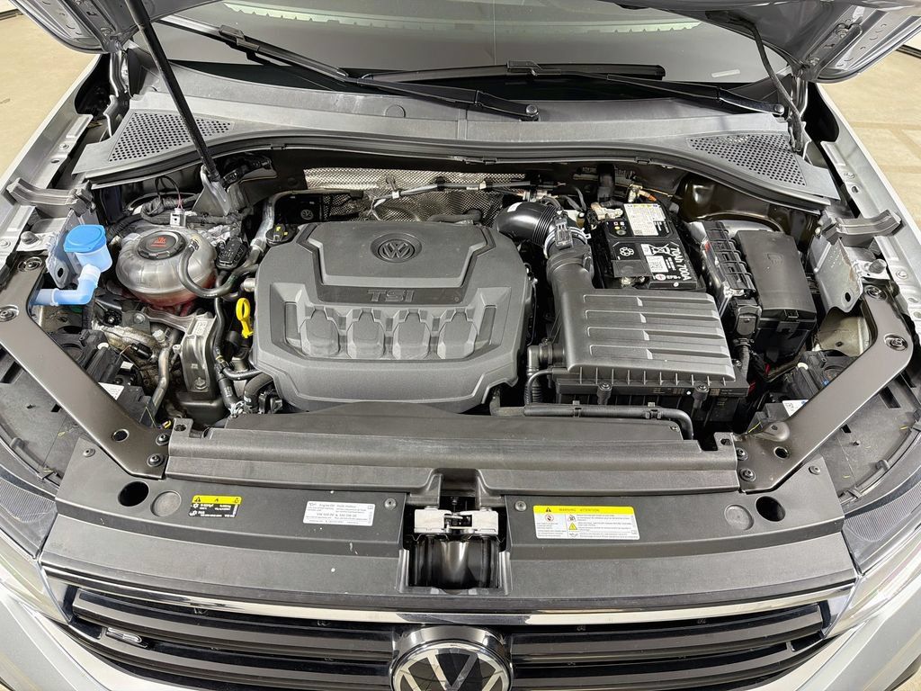 Used 2024 Volkswagen Tiguan SE R-Line AWD/4WD image 27